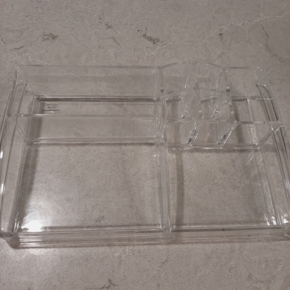 Acrylic make-up organizer